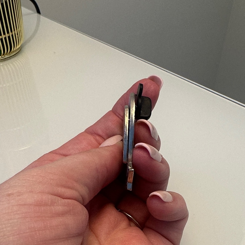 Disney Soarin' Enamel Pin - Blue, Red, Yellow, White - Picture 2 of 4